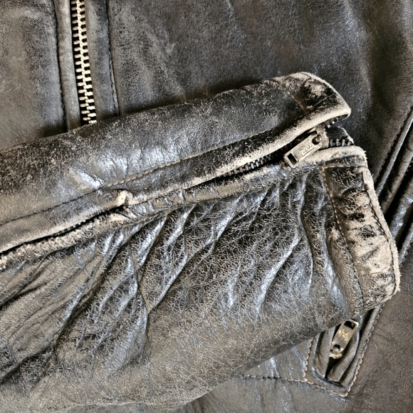 Bess, distressed, black leather, zip front jacket. Unisex, size M. - Picture 8 of 9